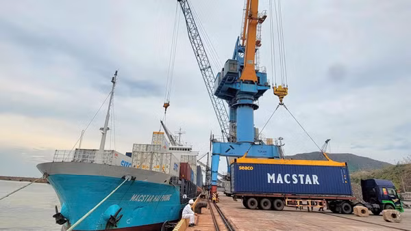 Hãng tàu Macstar tiên phong triển khai các tuyến ven biển kết nối Vũng Áng, Nghi Sơn, Ninh Bình với cảng trung chuyển Hải Phòng