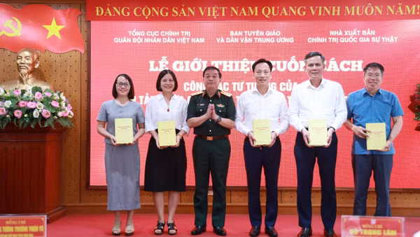 Ra mắt cuốn sách của Đại tướng Nguyễn Trọng Nghĩa về công tác tư tưởng của Đảng trong kỷ nguyên mới