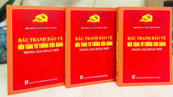 "Đấu tranh bảo vệ nền tảng tư tưởng của Đảng trong giai đoạn mới"