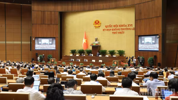 Quang cảnh phiên họp ở hội trường tại Kỳ họp không thường lệ thứ nhất, Quốc hội khóa XVI. (Ảnh: DUY LINH)