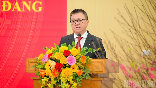 [Ảnh] Báo Nhân Dân kỷ niệm 96 năm Ngày thành lập Đảng