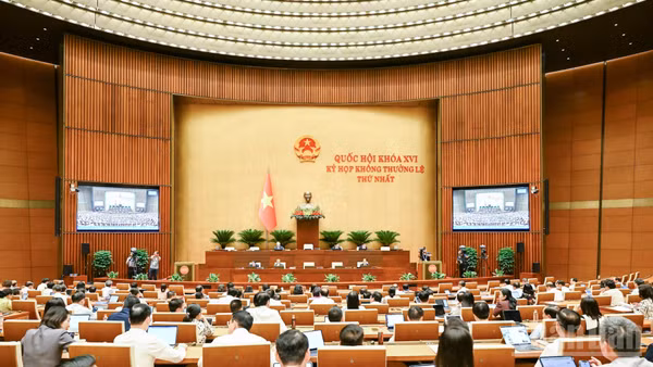 Quang cảnh phiên thảo luận ở hội trường tại Kỳ họp không thường lệ thứ nhất, Quốc hội khóa XVI. (Ảnh: DUY LINH)