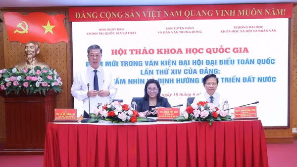 Các đồng chí chủ trì Hội thảo.
