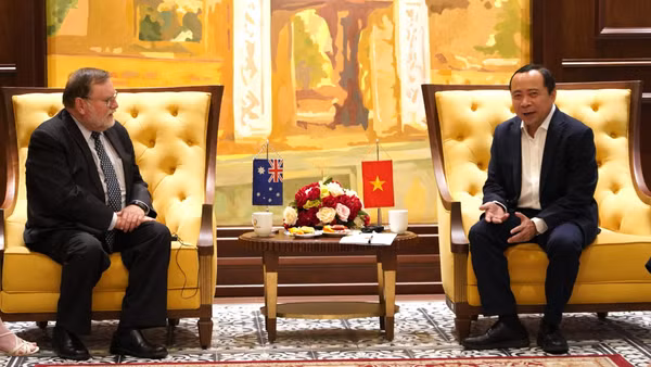 Bộ trưởng Vũ Hải Quân tiếp và làm việc với Nhà khoa học trưởng Australia Tony Haymet.