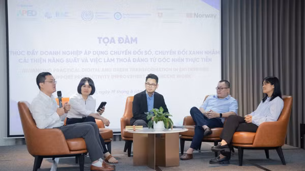 Quang cảnh phiên tọa đàm tại Hội thảo “Thúc đẩy doanh nghiệp áp dụng chuyển đổi số, chuyển đổi xanh nhằm cải thiện năng suất và việc làm thỏa đáng - Góc nhìn từ thực tiễn”.