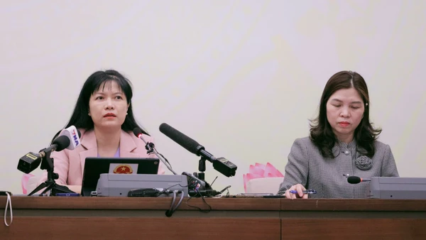 Đồng chí Tạ Thị Yên, Phó Chủ nhiệm Ủy ban Công tác đại biểu, Phó Chánh Văn phòng Thường trực Hội đồng Bầu cử Quốc gia, Ủy viên Tiểu ban Nhân sự thuộc Hội đồng Bầu cử Quốc gia thông tin về tình hình bầu cử trên cả nước trong ngày hội non sông 15/3.