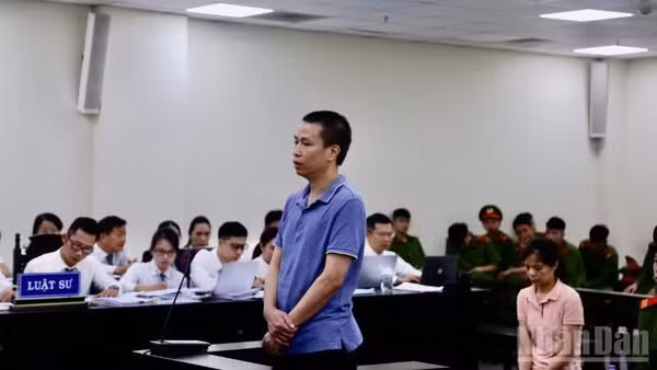 Bị cáo Phạm Vũ Khiêm, Giám đốc Công ty Herbitech, tại tòa.