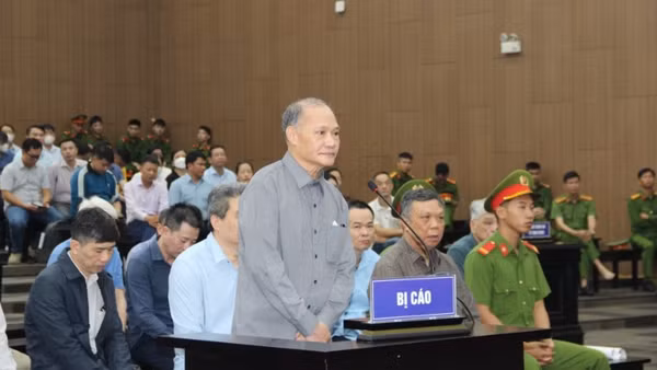 Cựu Thứ trưởng Hoàng Văn Thắng tại tòa.