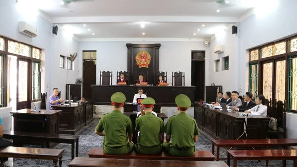 Quang cảnh phiên tòa phúc thẩm. (Ảnh PHẠM CÔNG)