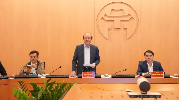 Thứ trưởng Tư pháp Phan Chí Hiếu làm việc tại Hà Nội.