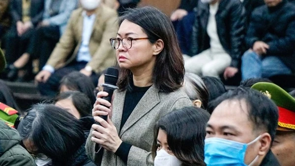 Bị cáo Trần Việt Nga tại phiên tòa.