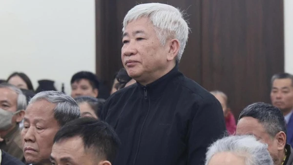 Bị cáo Thân Đức Lại khai tại tòa.