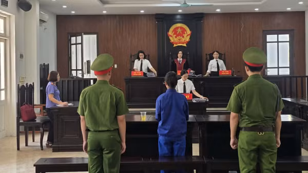 Quang cảnh phiên tòa. (Ảnh: M.HÙNG)