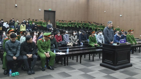 Các bị cáo tại phiên tòa.