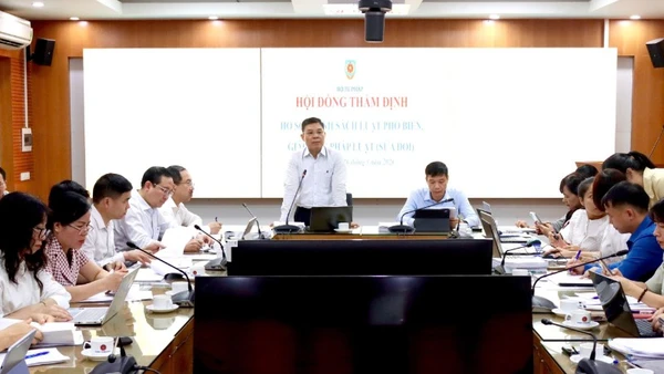 Quang cảnh buổi thẩm định.