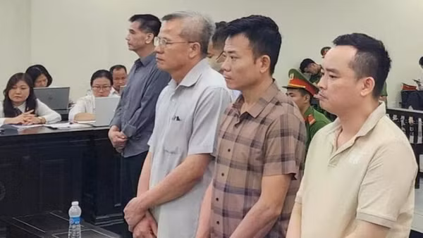 Các bị cáo tại phiên tòa.