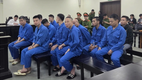 Các bị cáo tại phiên tòa.