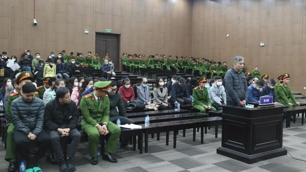 Quang cảnh phiên tòa.