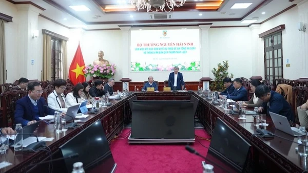 Quang cảnh phiên họp.