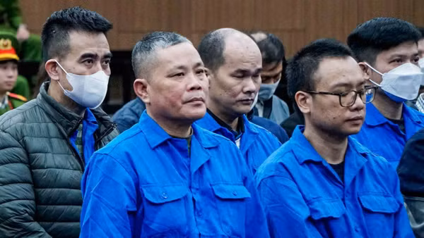 Các bị cáo tại phiên tòa sơ thẩm.