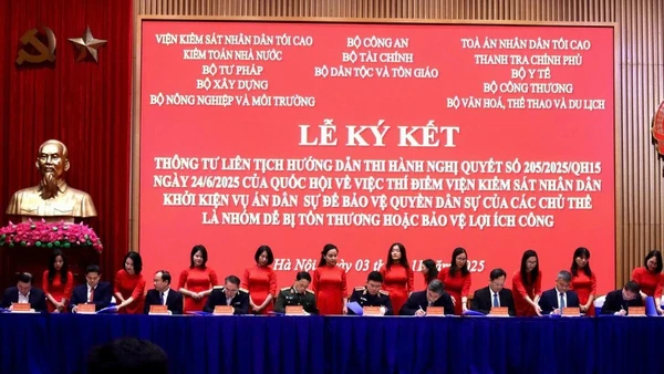 Lễ ký kết Thông tư liên tịch giữa các cơ quan.