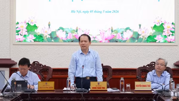 Bộ trưởng Tư pháp Hoàng Thanh Tùng phát biểu ý kiến chỉ đạo.
