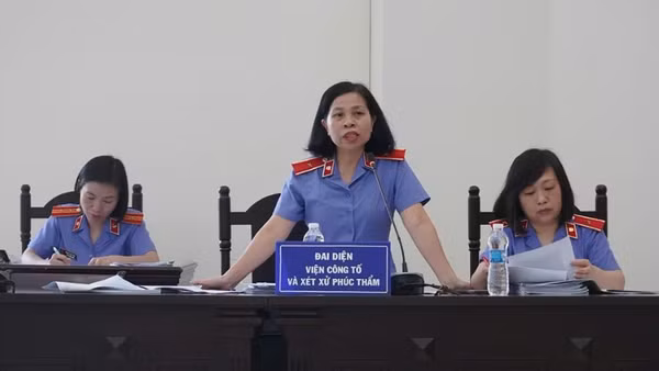 Đại diện Viện Kiểm sát luận tội.