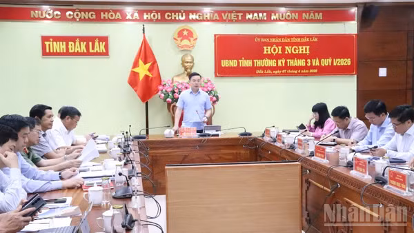 Hội nghị thường kỳ đánh giá tình hình thực hiện nhiệm vụ phát triển kinh tế, xã hội tháng 3 và quý I/2026 do Ủy ban nhân dân tỉnh Đắk Lắk tổ chức.