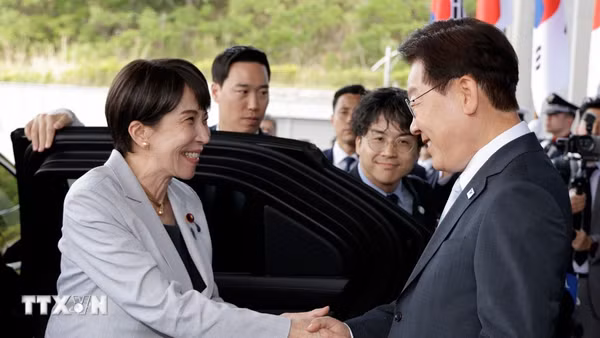 Tổng thống Hàn Quốc Lee Jae Myung và Thủ tướng Nhật Bản Sanae Takaichi tại cuộc gặp ở Andong, tỉnh Bắc Gyeongsang, Hàn Quốc, ngày 19/5/2026. (Ảnh: Yonhap/TTXVN)