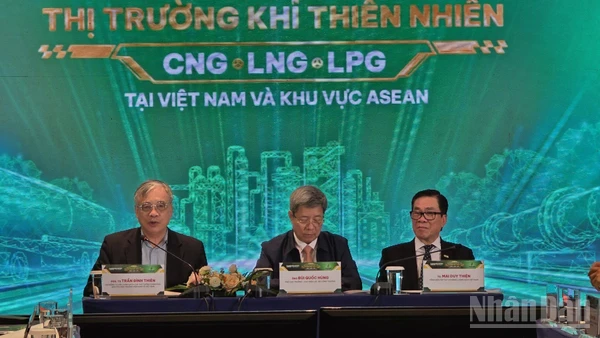 Diễn đàn Chiến lược và xu hướng phát triển thị trường Khí thiên nhiên (CNG, LNG, LPG) tại Việt Nam và khu vực ASEAN. (Ảnh: KIM DUNG)