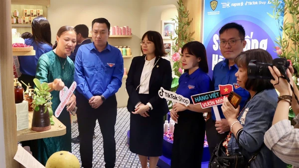 Khai mạc Không gian trưng bày, livestream “Sức sống hàng Việt” lần thứ 3.