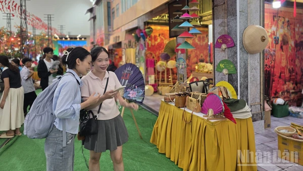 Cục Xúc tiến thương mại cảnh báo thông tin không xác thực về Hội chợ Mùa Xuân 2026. (Ảnh: KIM DUNG)