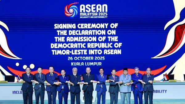 Thủ tướng Phạm Minh Chính và các Trưởng đoàn ASEAN chụp ảnh chung tại Lễ khai mạc Hội nghị Cấp cao ASEAN lần thứ 47. (Ảnh: Dương Giang-TTXVN)