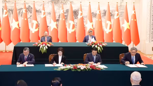 Việt Nam-Trung Quốc: Ký kết 2 văn kiện quan trọng, định hình tương lai chuỗi cung ứng.