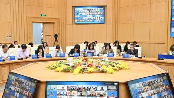 Hội nghị giao ban xúc tiến thương mại với hệ thống thương vụ Việt Nam ở nước ngoài quý I/2026 theo hình thức kết hợp trực tiếp và trực tuyến.