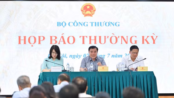 Họp báo thường kỳ Bộ Công Thương chiều 7/7. (Ảnh: BCT)