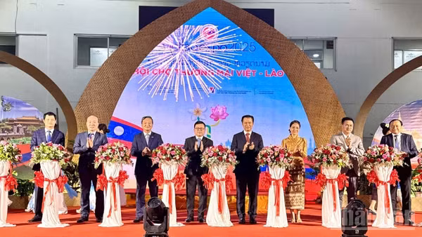 Sự kiện xúc tiến thương mại lớn nhất do Bộ Công thương Việt Nam và Bộ Công thương Lào đồng chủ trì, giao Cục Xúc tiến thương mại hai nước phối hợp các cơ quan liên quan tổ chức kể từ năm 2007.