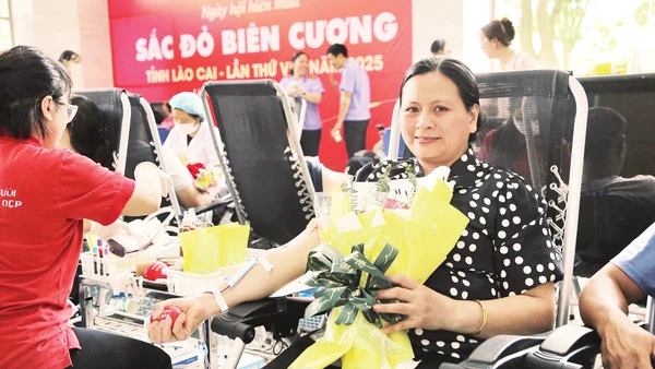 Người dân Lào Cai tham gia hiến máu. Ảnh: Viện Huyết Học