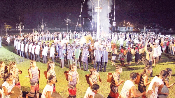 Ngày hội dưới chân núi Bra Yàng.