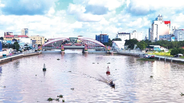 Âu thuyền Cái Khế - một trong những công trình ngăn triều, chống ngập của thành phố Cần Thơ đã phát huy hiệu quả. Ảnh: Phương Bằng