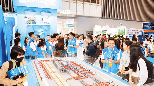 Logistics “khát” 350.000 nhân lực: Nhà trường đồng hành cùng doanh nghiệp.