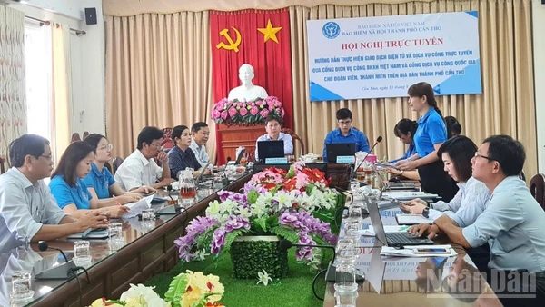 Bảo hiểm xã hội thành phố Cần Thơ hướng dẫn giao dịch điện tử và dịch vụ công trực tuyến.