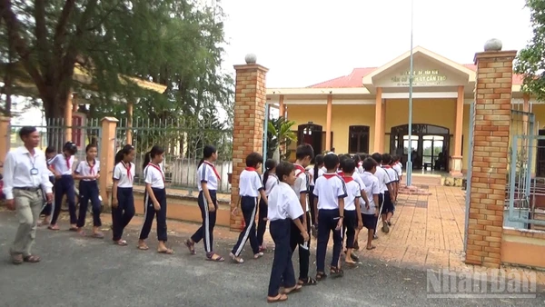 Nơi đây không chỉ là điểm đến lịch sử, mà còn là địa chỉ đỏ cho các hoạt động giáo dục truyền thống, nơi đoàn viên, học sinh.