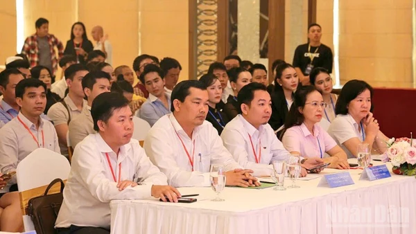 Các đại biểu tham dự hội nghị. 