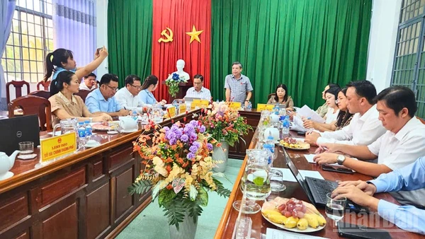 Quang cảnh buổi làm việc.