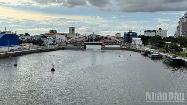 Âu thuyền Cái Khế là hệ thống tự động thoát nước và xử lý nước thải tại thành phố Cần Thơ.