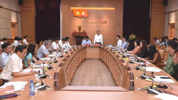 Đoàn kiểm tra, giám sát số 21 do Ủy viên Bộ Chính trị, Bộ trưởng Ngoại giao Lê Hoài Trung làm Trưởng đoàn.