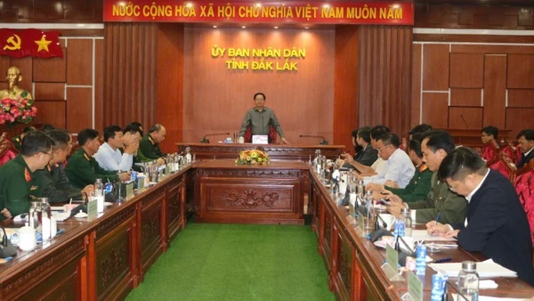 Phó Thủ tướng Chính phủ Hồ Quốc Dũng cùng Đoàn công tác của Chính phủ đã có buổi làm việc với tỉnh Đắk Lắk về tình hình khắc phục hậu quả thiên tai, tiến độ thực hiện “Chiến dịch Quang Trung”. (Ảnh: Thủy Loan)