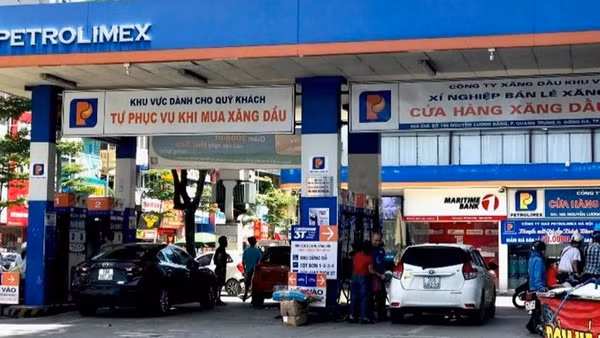 Chính sách giảm thuế xăng dầu tạo dư địa ổn định thị trường trong bối cảnh biến động toàn cầu. (Ảnh: MINH PHƯƠNG)