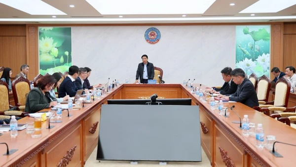 Toàn cảnh cuộc họp.